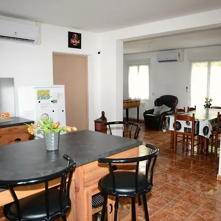 De 85m2 Situe A De 1 A 6 Pers Nyaraló *